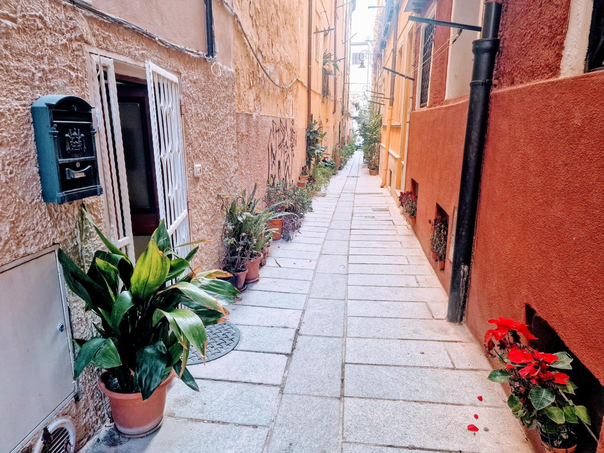 Casa Vacanza Castello Cagliari Buitenkant foto