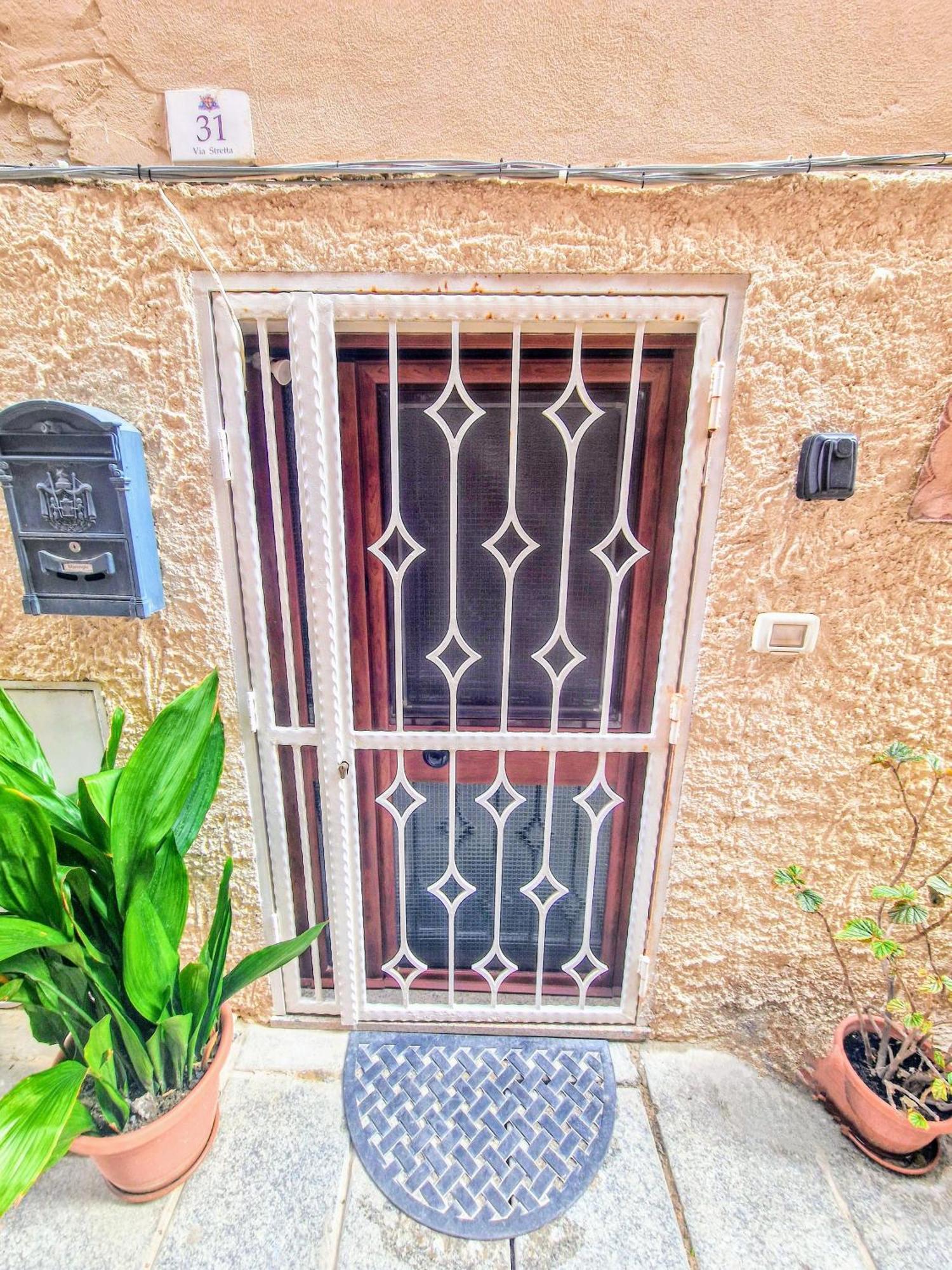 Casa Vacanza Castello Cagliari Buitenkant foto